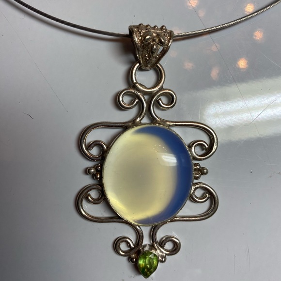 None Jewelry - Sterling moonstone & peridot pendant.